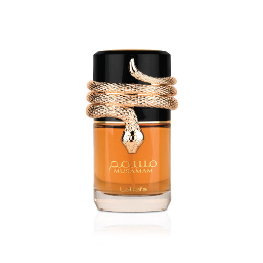 LATTAFA – MUSAMAM unisex parfumflacon op witte achtergrond met saffraan, lavendel en wierook – een aromatische en houtachtige geur vol elegantie